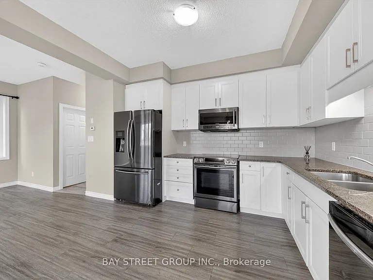 445 Avens St — Photo 19