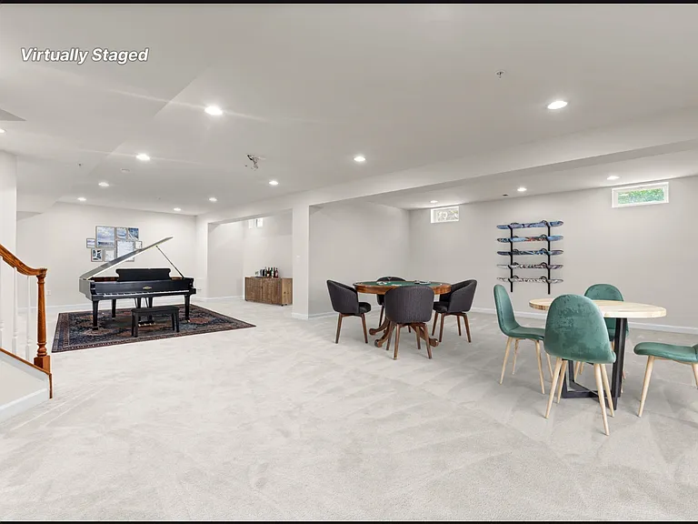 208 Bottsford Ave — Photo 31