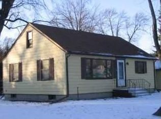 1002 Iowa Ave, Aurora, IL 60506