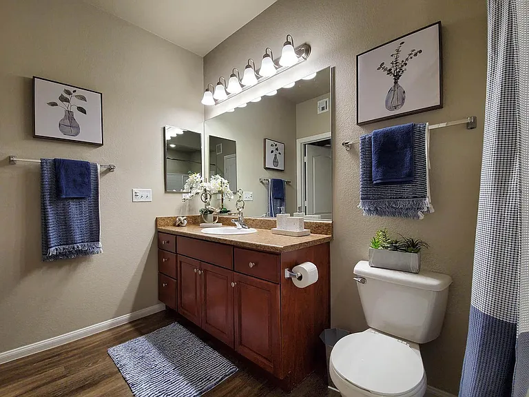 1c1 757 SQFT 1 Bed 1 Bath