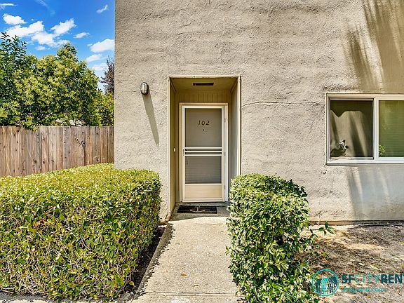 2nd image of 1540 Hudson St APT 102