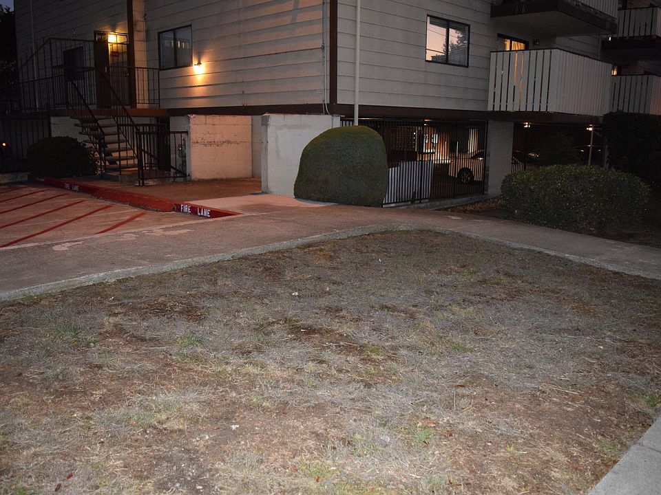 1st image of 325 Valle Vista Ave #202
