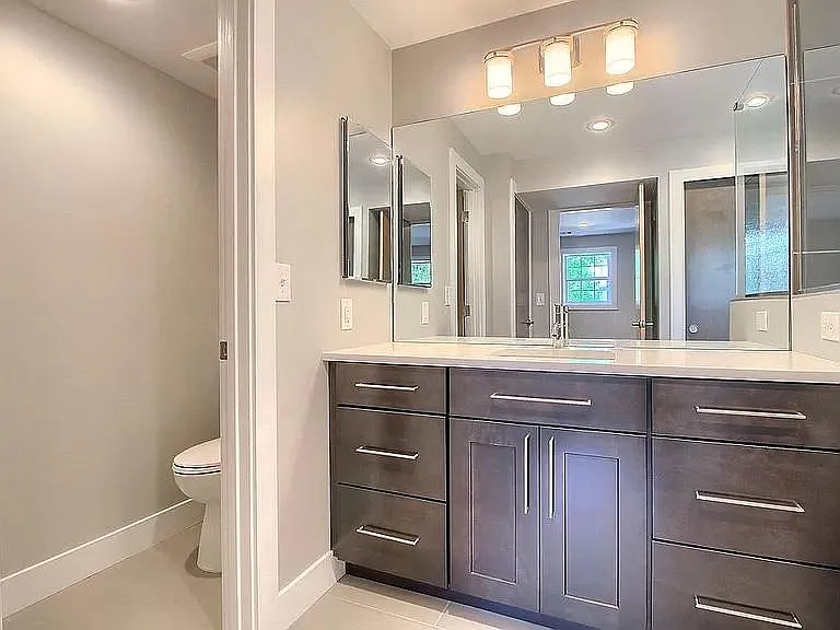 559 London Ave — Photo 11