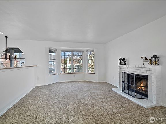 4th image of 27410 Church Creek Loop NW