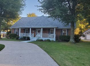 302 Canterbury Dr, Mayfield, KY 42066