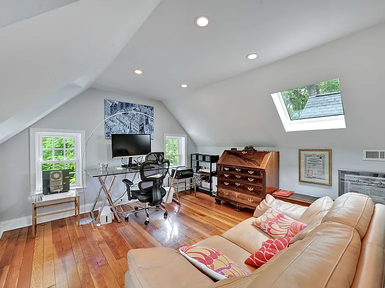 6907 Bradley Blvd — Photo 19