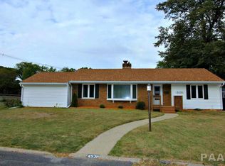 4536 N Bournedale Dr, Peoria, IL 61614