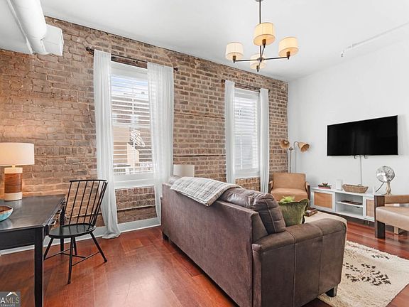 5th image of 310 W Broughton St Unit 2013