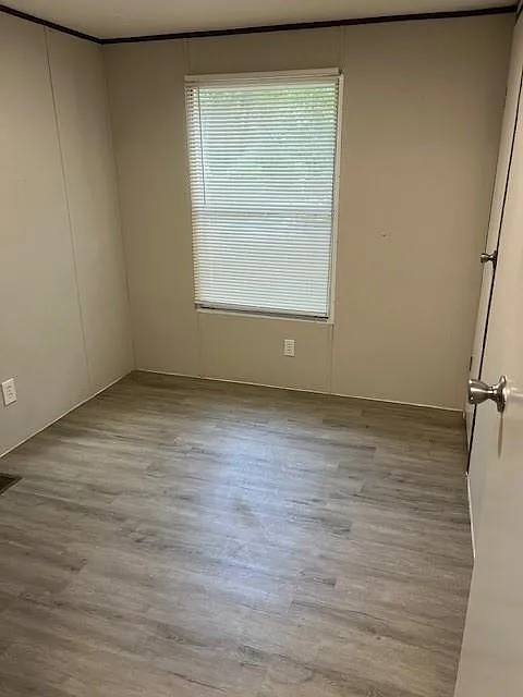 3 bed, 2.0 bath, 987 sqft, $1,300 — Photo 4