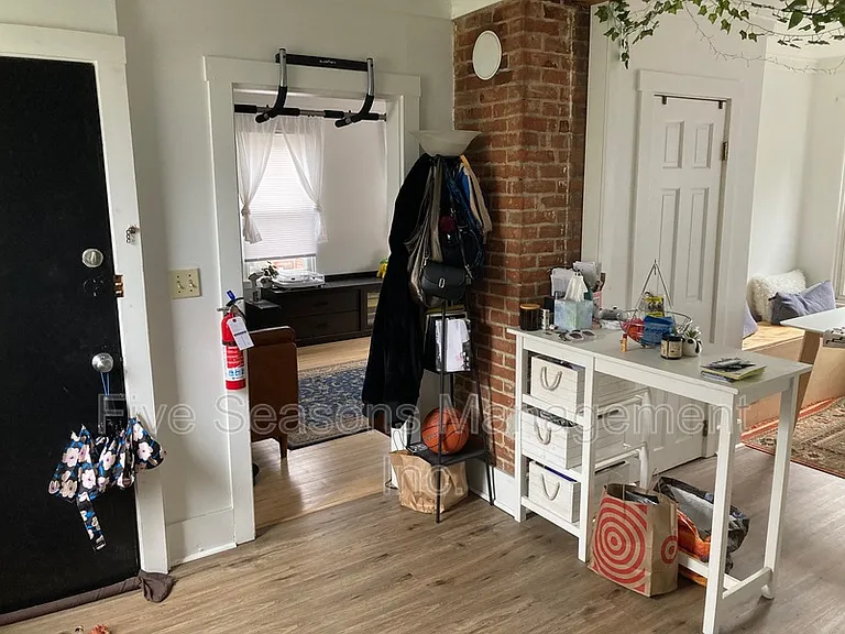 15 Allen St #2 — Photo 4