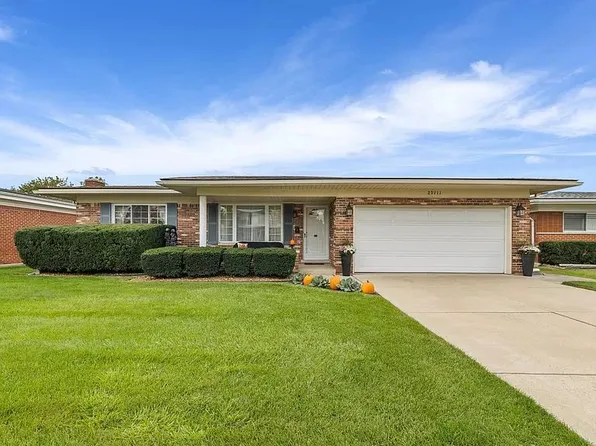 29111 Desmond Dr, Warren, MI 48093