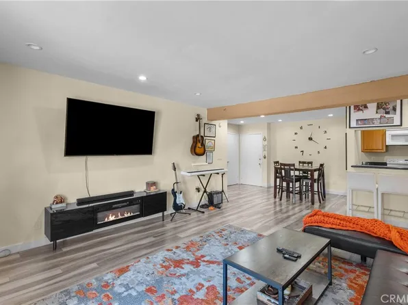 5460 White Oak Ave Unit C204, Encino, CA 91316