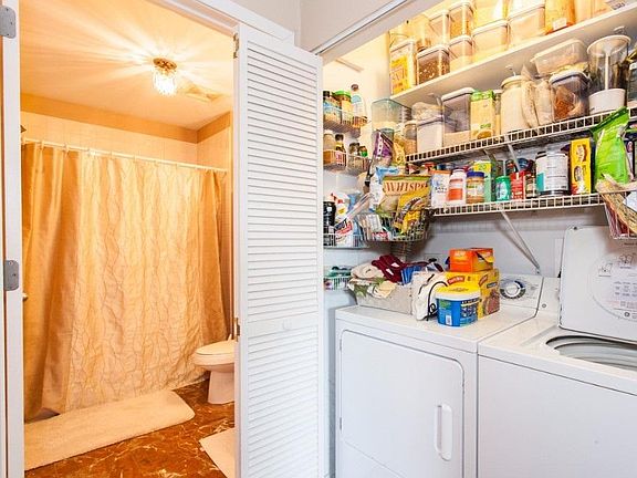 4th image of 4350 N Broadway Ave #1010