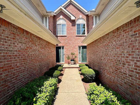 2nd image of 405 James Cir
