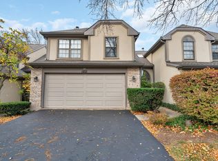 1203 Hobson Oaks Dr, Naperville, IL