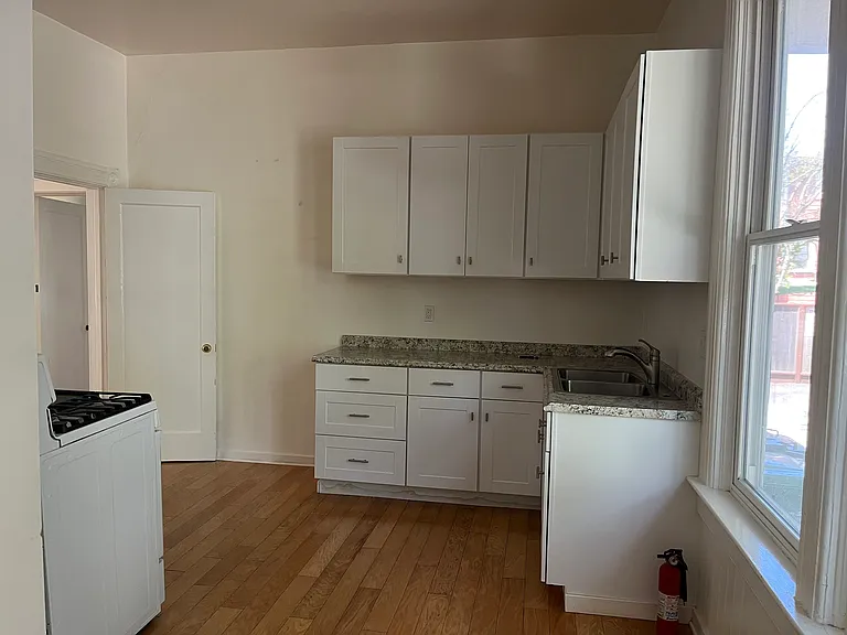115 G St #1 — Photo 5