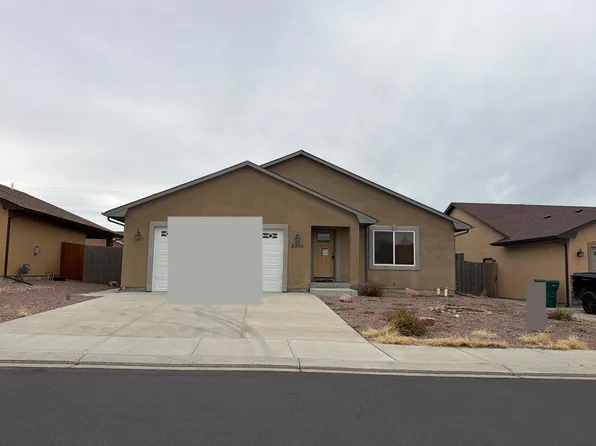 2306 Cliffmoor Ln, Pueblo, CO 81008