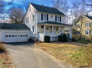 45 Cottage St, Trumbull, CT 06611