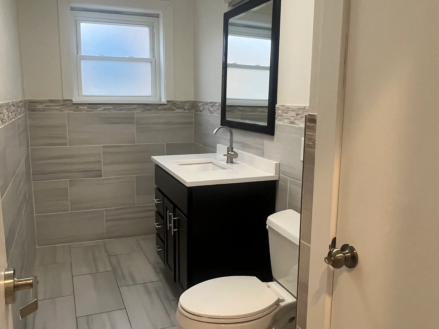 3 bed, 1.5 bath, 3000 sqft, $3,000 — Photo 2