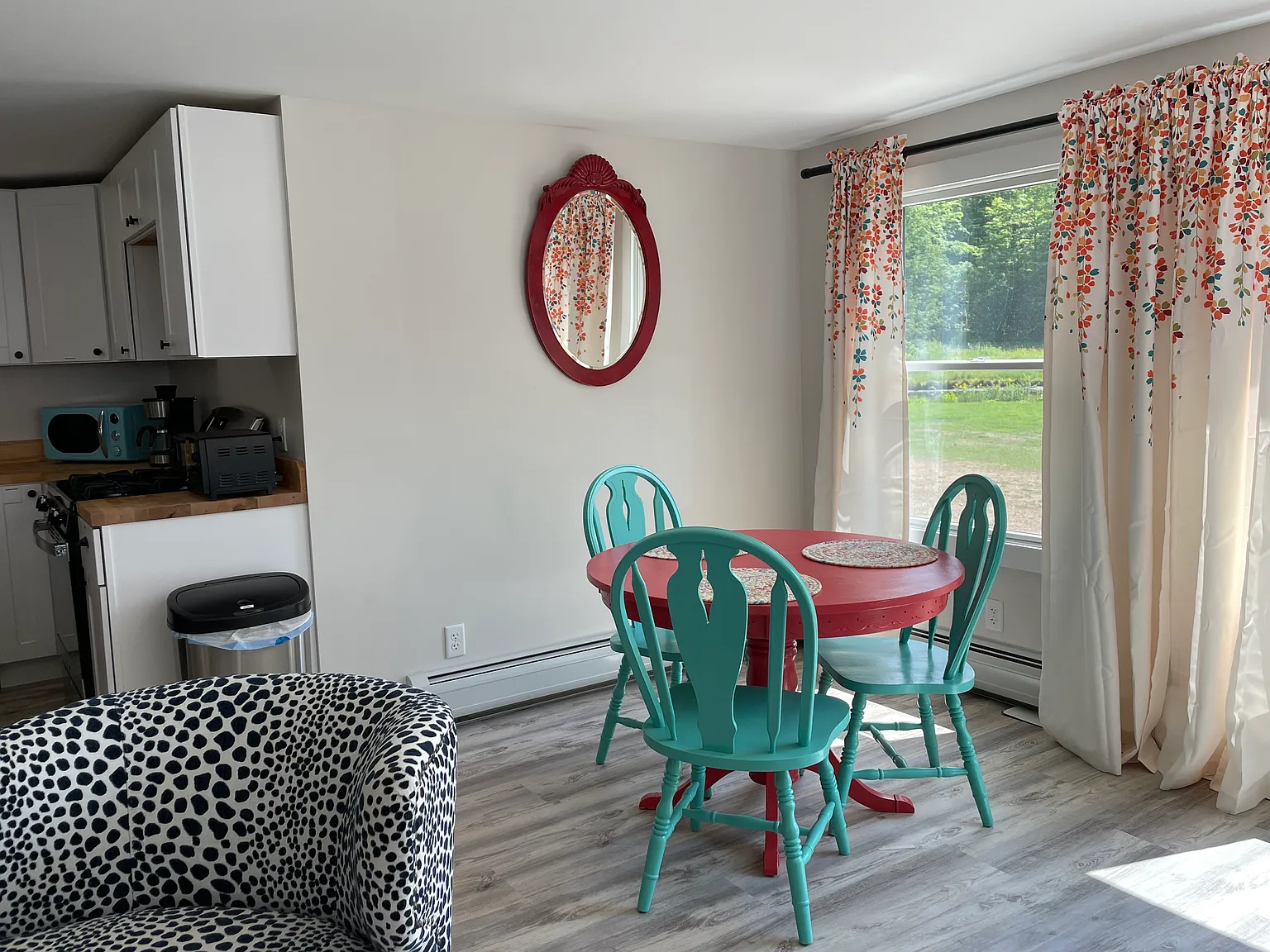 1 bed, 950 sqft, $1,700 — Photo 2