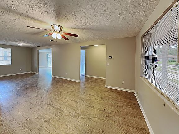 5th image of 1546 Windy Oaks Dr W