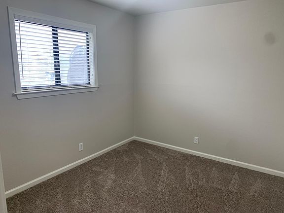 4th image of 640 Grand Ave #9