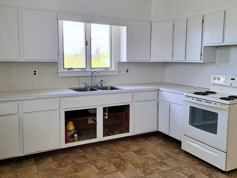 2 E Locust St #2 — Photo 3