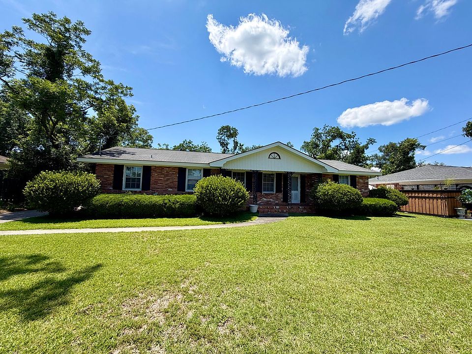 1st image of 105 Central Dr