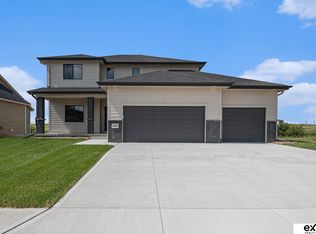 11012 S 218th St, Gretna, NE 68028