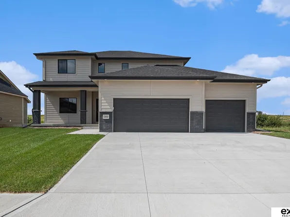 11012 S 218th St, Gretna, NE 68028