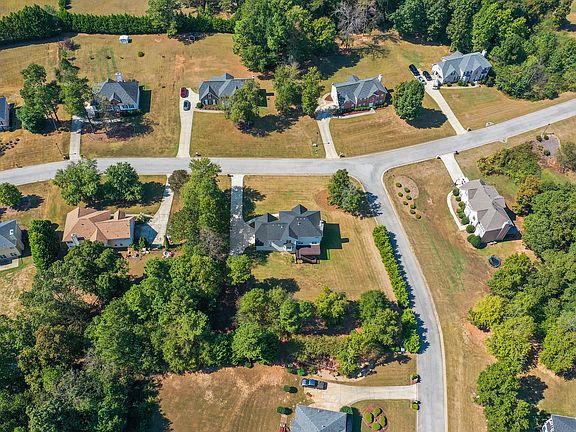 5th image of 336 Cane Creek Dr