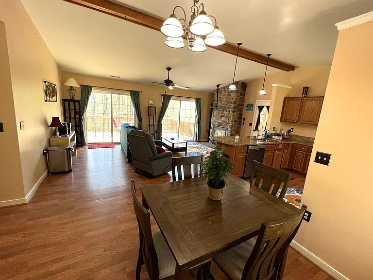 818 Country Club Dr — Photo 5