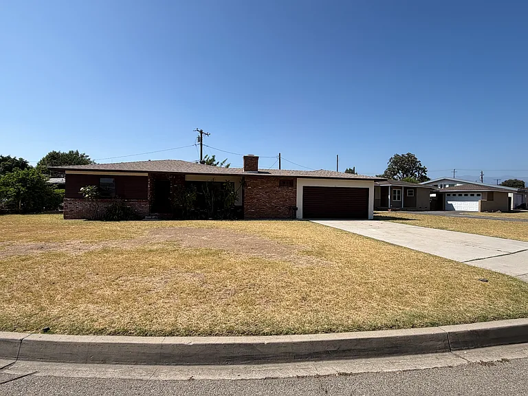 2053 E Shamwood St — Photo 1