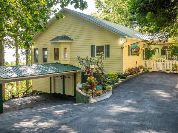 902 Woodland Hts, Franklin, NC 28734
