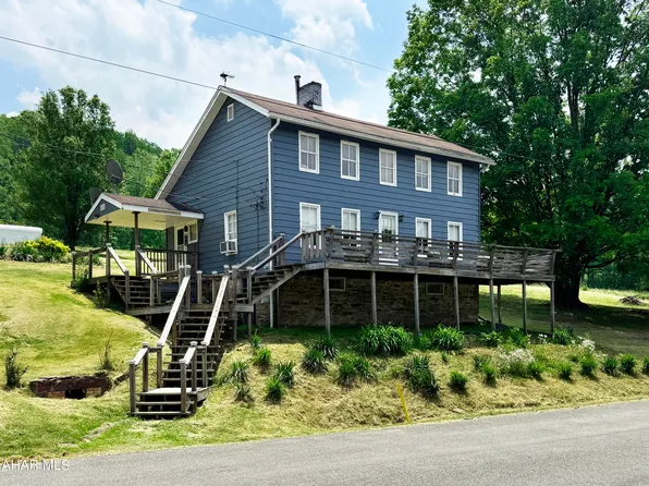 686 Cherry Run Rd, Ford City, PA 16226