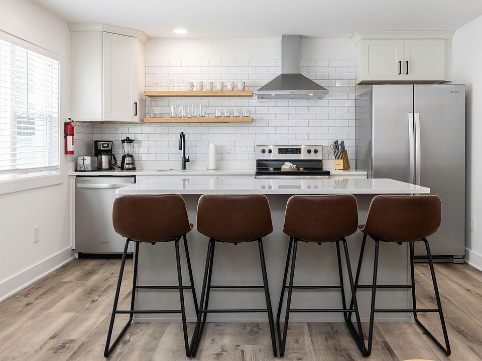 1st image of 412 19th St #5