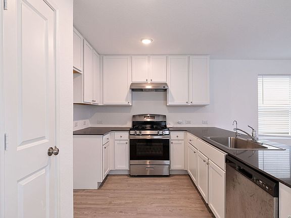 5th image of 10824 Presa Way