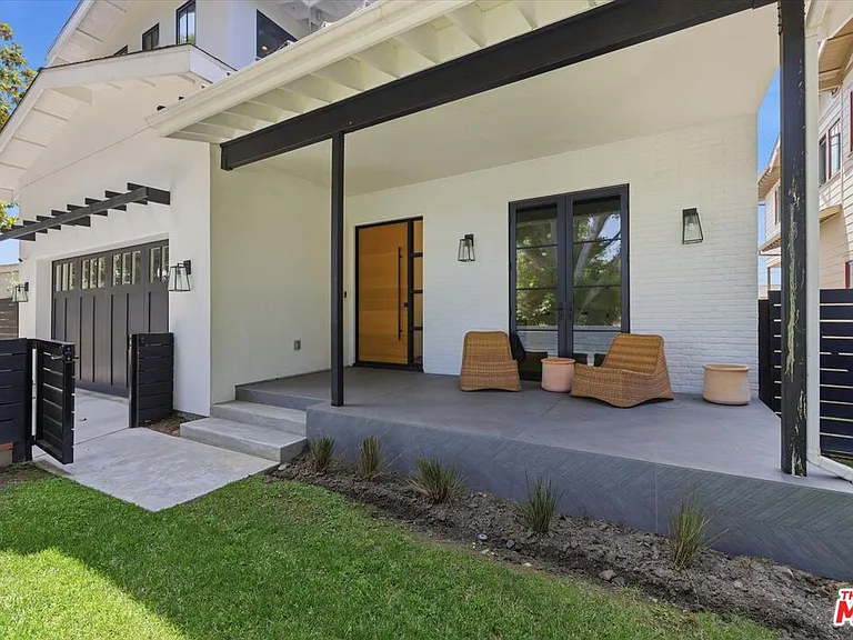 11003 Ocean Dr — Photo 2