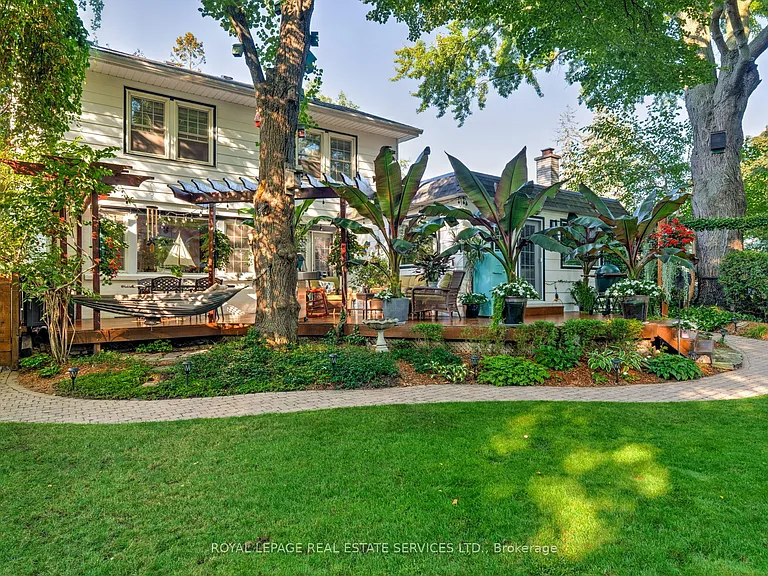 145 Suffolk Ave — Photo 41