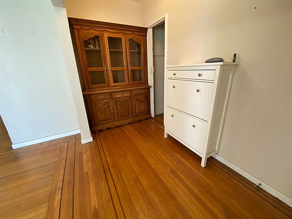 4th image of 2811-2815 Telegraph Ave #2813