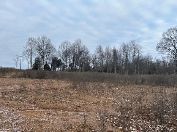  S Hunter Trace, Salem, IN 47167