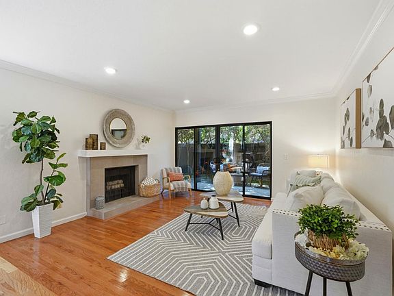 4th image of 765 N Rengstorff Ave APT 19