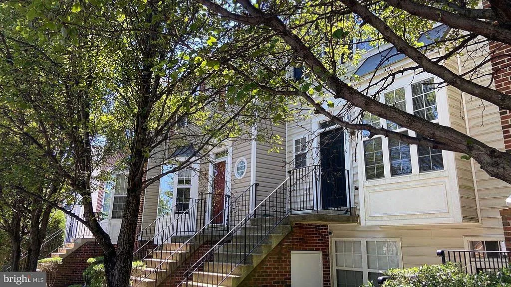 3 bed, 2.5 bath, 1372 sqft, $2,450 — Photo 1