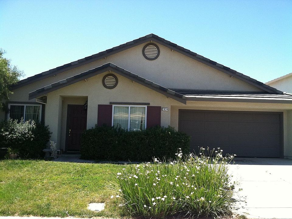 1st image of 2824 Wisteria Ln