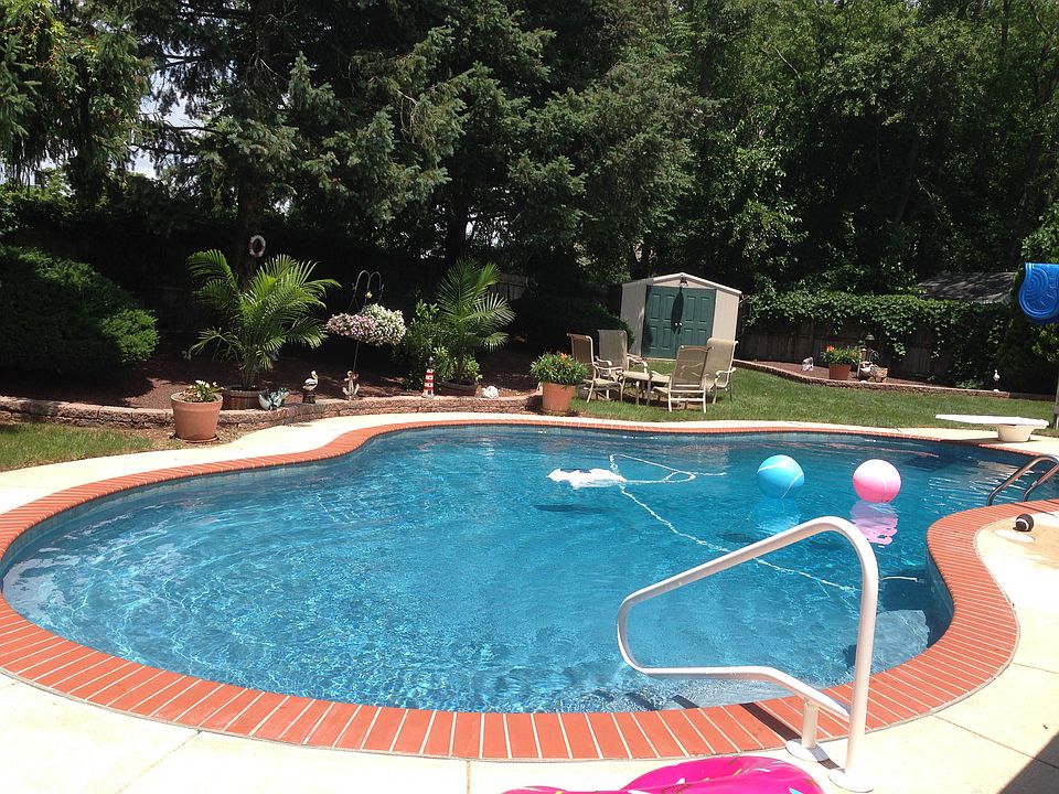 1st image of 5 Foxwood Ct