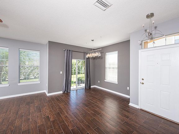 4th image of 555 52nd Ave N #1