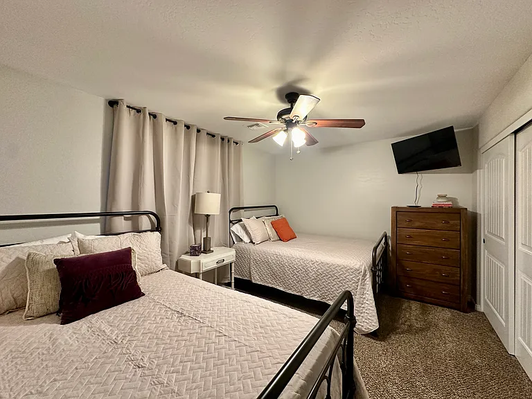 1319 S Brooke Ln — Photo 16