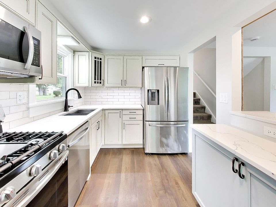 39104 N Balboa Dr, Lake Villa, IL 60046 | Zillow