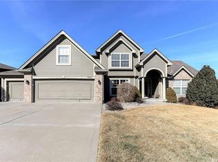 6100 NW 93rd St, Kansas City, MO 64154