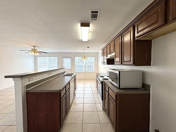 5th image of 4510 Alamosa St
